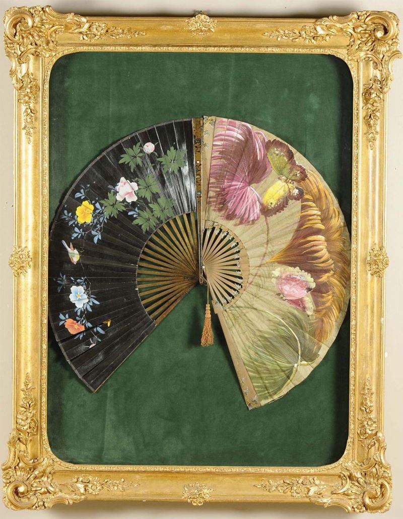 Due ventagli in grande cornice dorata, XIX secolo  - Auction Antiques II - Timed Auction - Cambi Casa d'Aste