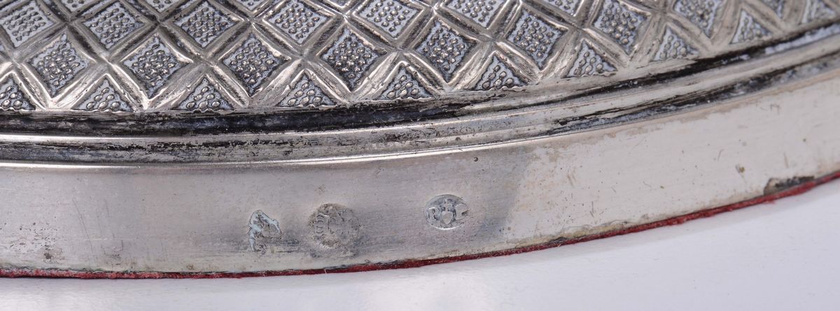 Coppia di Candelieri in Argento Sbalzato, Fuso e Cesellato. Genova, Secondo Quarto del XIX Sec., ...