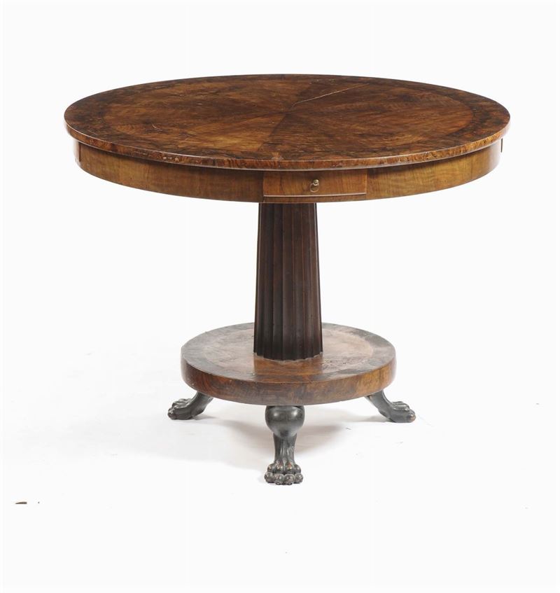 Tavolo circolare con piano lastronato in radica, XIX secolo  - Auction Antique Online Auction - Cambi Casa d'Aste