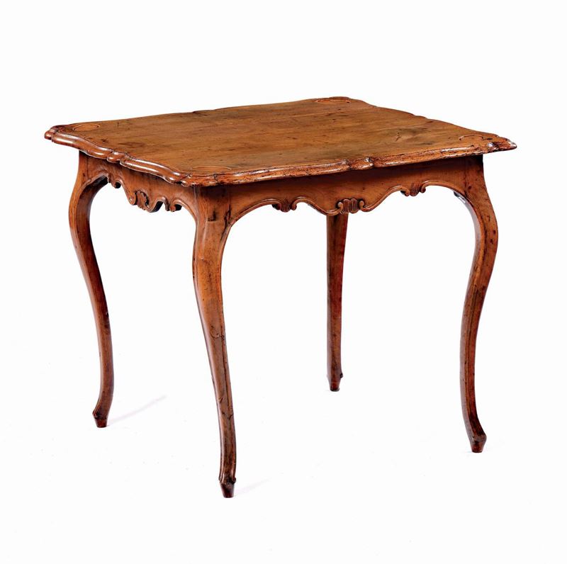 A walnut Louis XV style table, Veneto, 18th century  - Auction Furnishings from Palazzo Corner Spinelli in Venice - Cambi Casa d'Aste