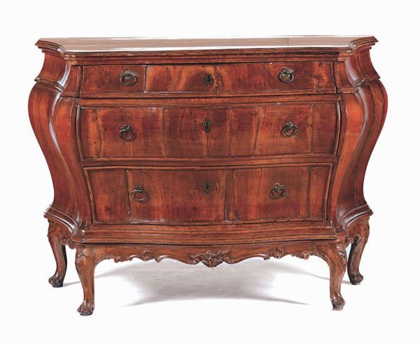A walnut Louis XV style chest of drawers with three drawers, Venice, 18th century