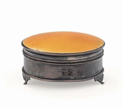 Scatola in Argento e Smalto Giallo, Bolli Dell'atelier Fabergè in Uso dal 1908 al 1917 e Marchi d...