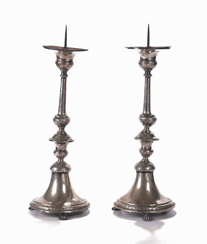 A pair of silver-plated candelsticks, 19th century  - Auction Furnishings from Palazzo Corner Spinelli in Venice - Cambi Casa d'Aste