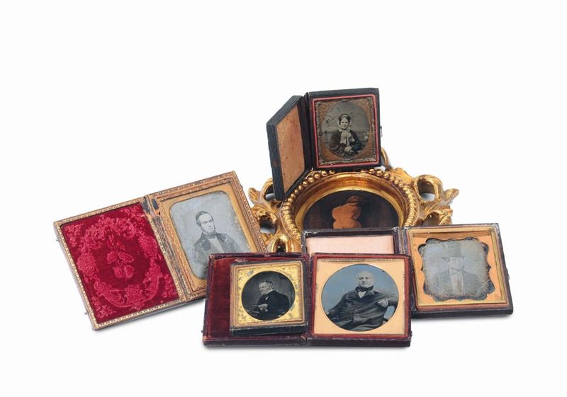 Lotto di cornicette con dagherrotipi  - Asta Antiquariato - Cambi Casa d'Aste