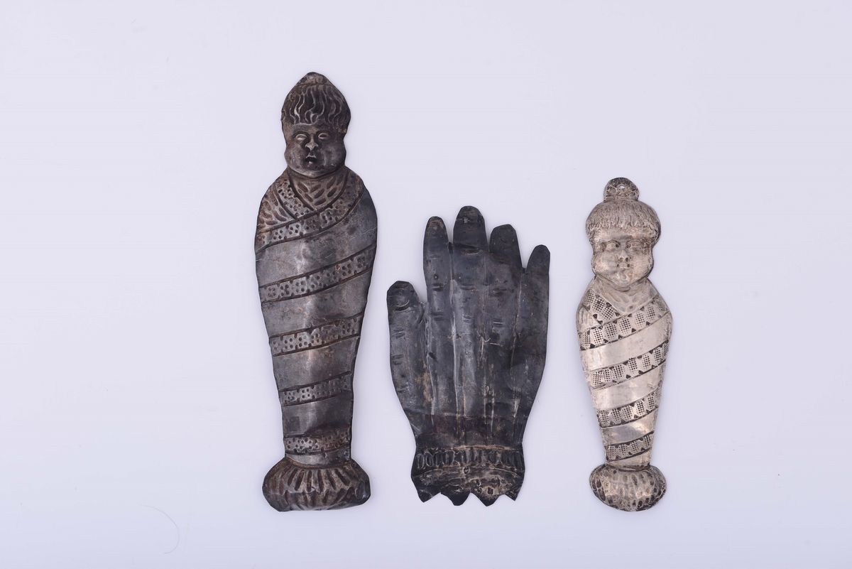 Gruppo di Cinque Ex Voto in Lamina D'argento Sbalzata e Cesellata, Genova, Primo Quarto XIX Secol...
