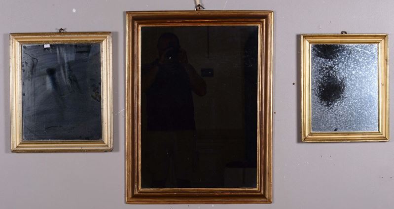Lotto di tre specchi diversi, XX secolo  - Auction Asta a Tempo Antiquariato - II - Cambi Casa d'Aste