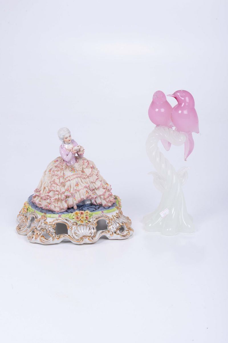 Gruppo in vetro di Murano con uccellini e statuina in porcellana  - Auction Fine Art - Cambi Casa d'Aste