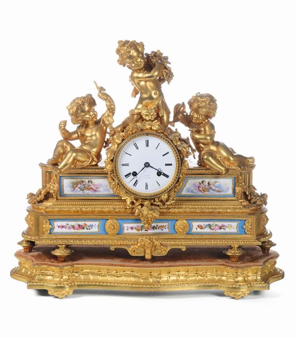 Pendola da camino in bronzo dorato con inserti in porcellana, Leroy a Paris, XIX secolo