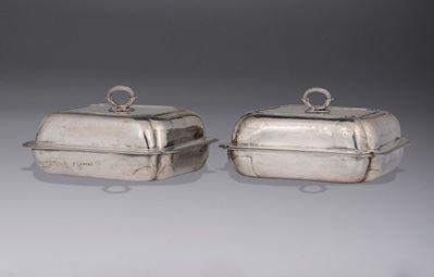 Coppia di Legumiere in Argento Sterling Sbalzato, Fuso e Cesellato, Londra 1802, Argentiere Thoma...