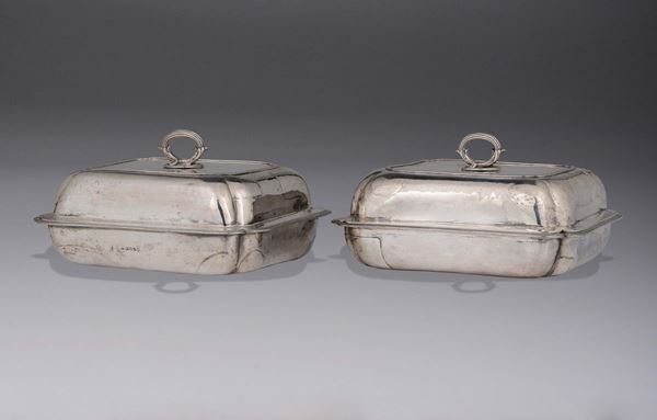 Coppia di legumiere in argento sterling sbalzato, fuso e cesellato, Londra 1802, argentiere Thomas Robins (?)