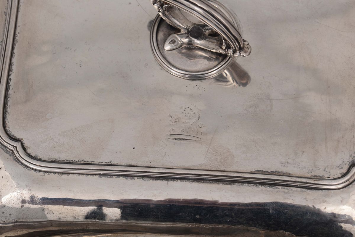 Coppia di Legumiere in Argento Sterling Sbalzato, Fuso e Cesellato, Londra 1802, Argentiere Thoma...