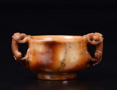 Coppetta in Pietra Dura con Manici a Guisa di Animali Fantastici, Cina, Dinastia Qing, XIX Secolo