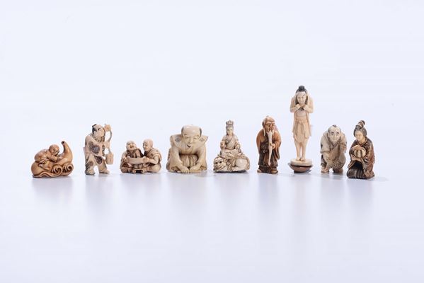 Gruppo di nove piccole figure in avorio, Cina e Giappone, inizio XX secolo