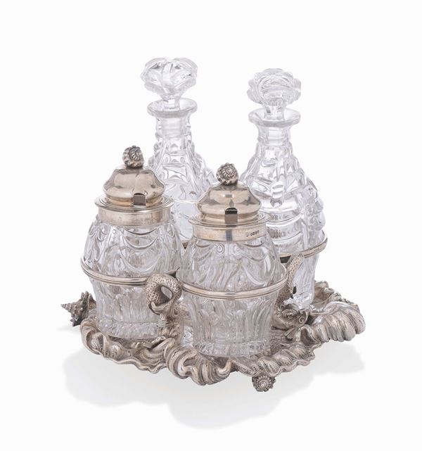 Oliera e portaspezie in argento fuso e cesellato e cristallo molato, Londra 1851