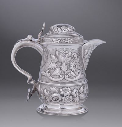 Tankard in Argento Sbalzato a Motivi Floreali, Londra 1751-1752