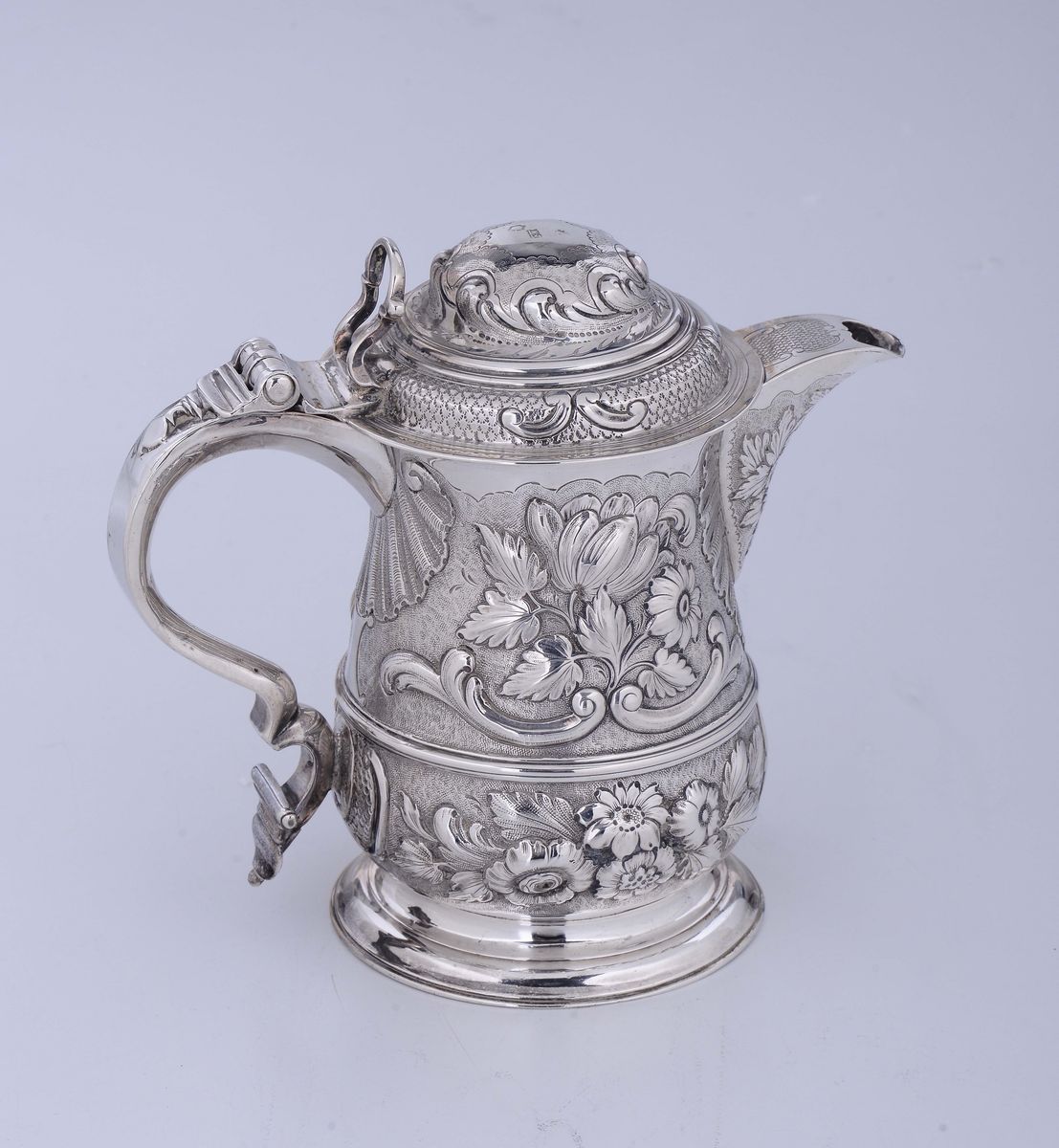 Tankard in Argento Sbalzato a Motivi Floreali, Londra 1751-1752