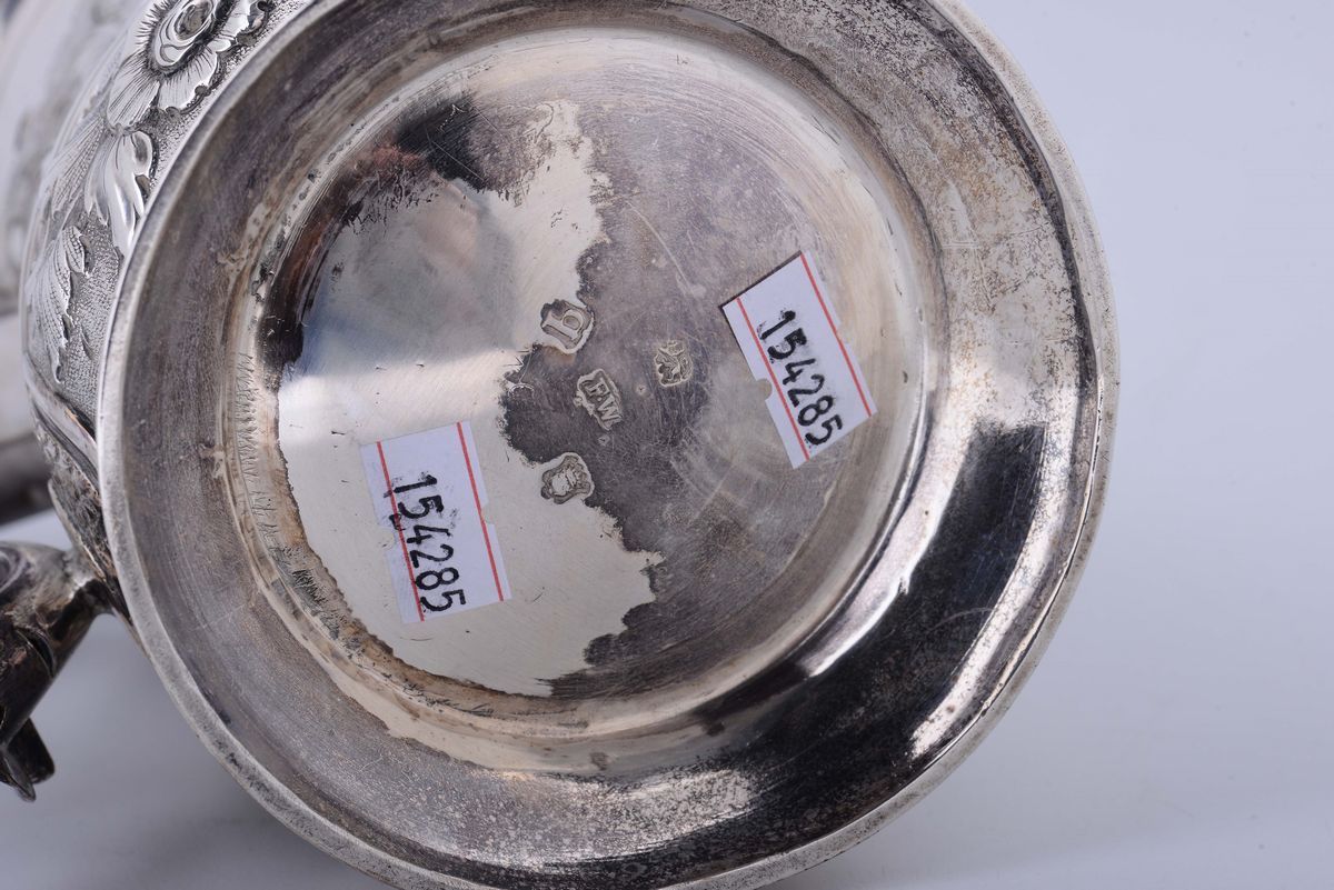 Tankard in Argento Sbalzato a Motivi Floreali, Londra 1751-1752