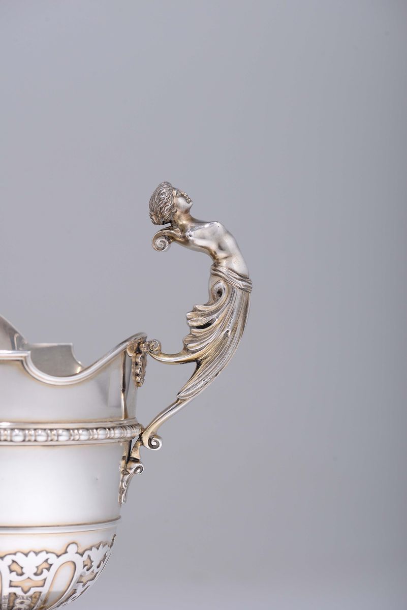 Versatoio in Argento di Modello Seicentesco, Londra 1873, Argentiere Robert Garrard