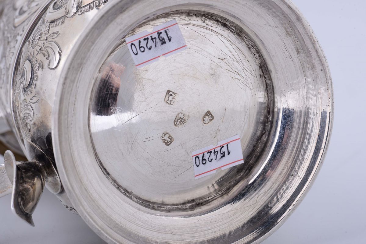Tankard in Argento Fuso, Sbalzato, Cesellato e Dorato. Londra XVIII Secolo