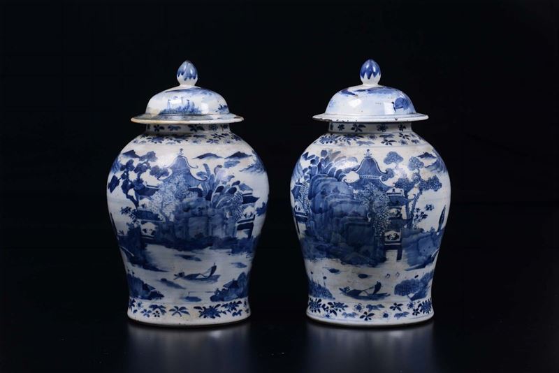 A pair of blue and white potiches and cover with landscapes, China, Qing Dynasty, 19th century  - Auction Chinese Works of Art - Cambi Casa d'Aste