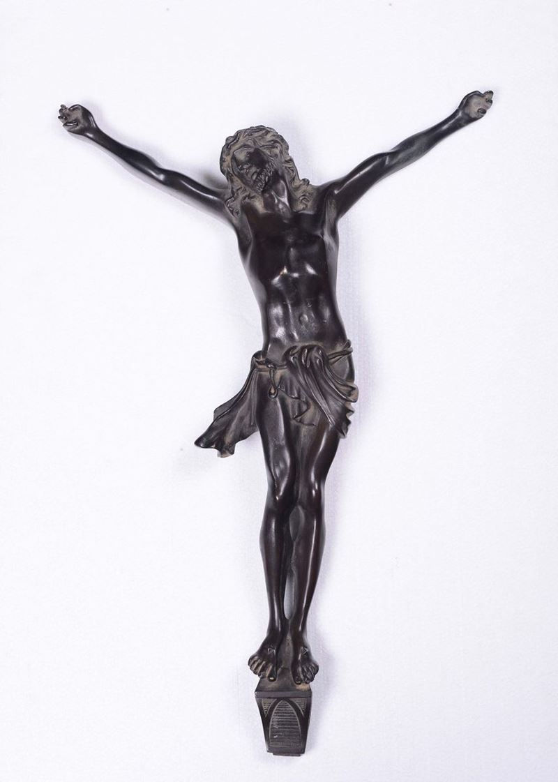 Scultura in bronzo brunito raffigurante Cristo, XIX secolo  - Asta Antiquariato - Cambi Casa d'Aste