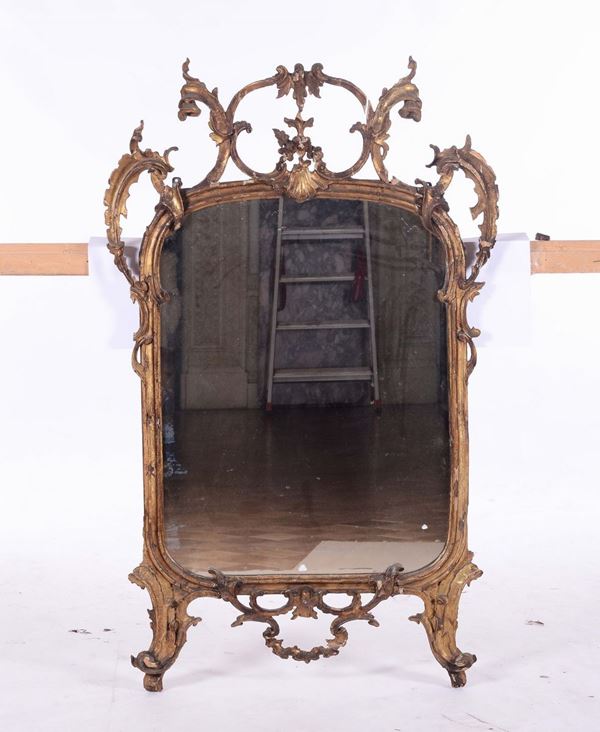 Specchiera in legno intaglaito e dorato, XIX secolo