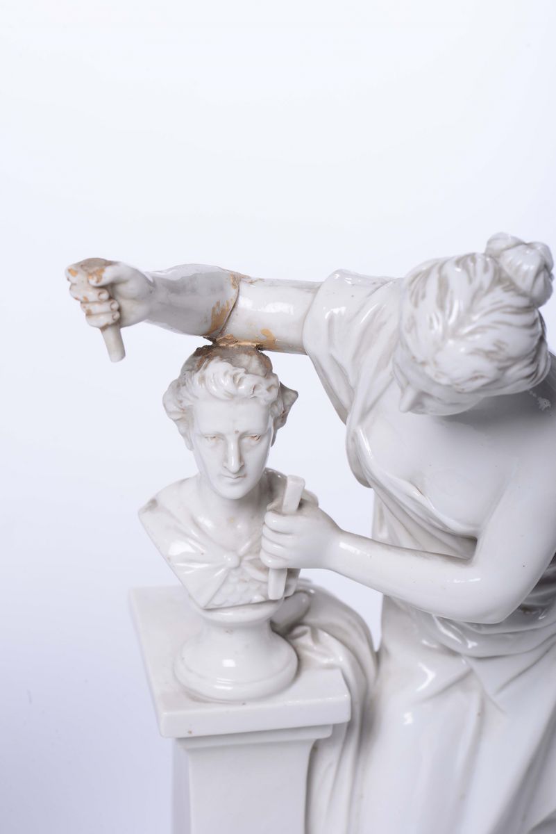Coppia di Grandi Figure Femminili Allegoriche della Musica e della Scultura in Porcellana di Gino...