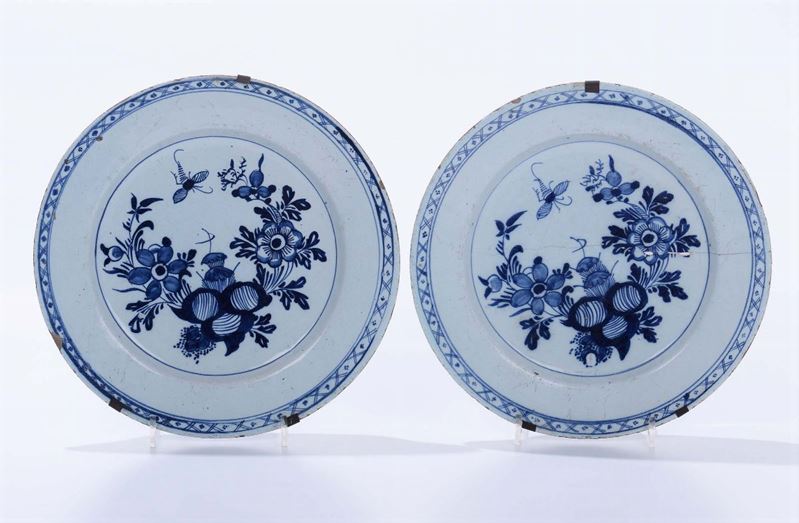 Due piatti in ceramica dipinti in blu, Delft XX secolo  - Auction Fine Art - Cambi Casa d'Aste