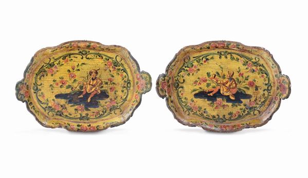 Coppia di guantiere ovali sagomati a due manici, Venezia metà XVIII secolo