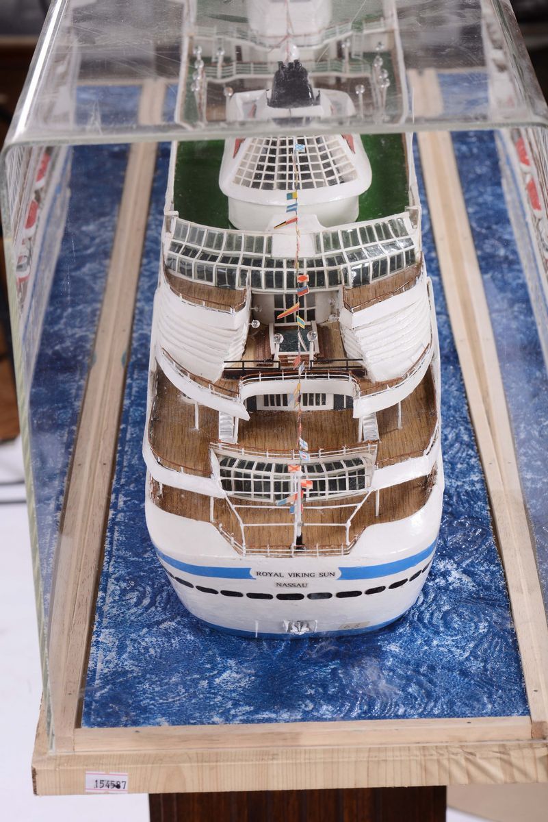 Modello in Scala 1:200 della M/n Royal Viking Sun
