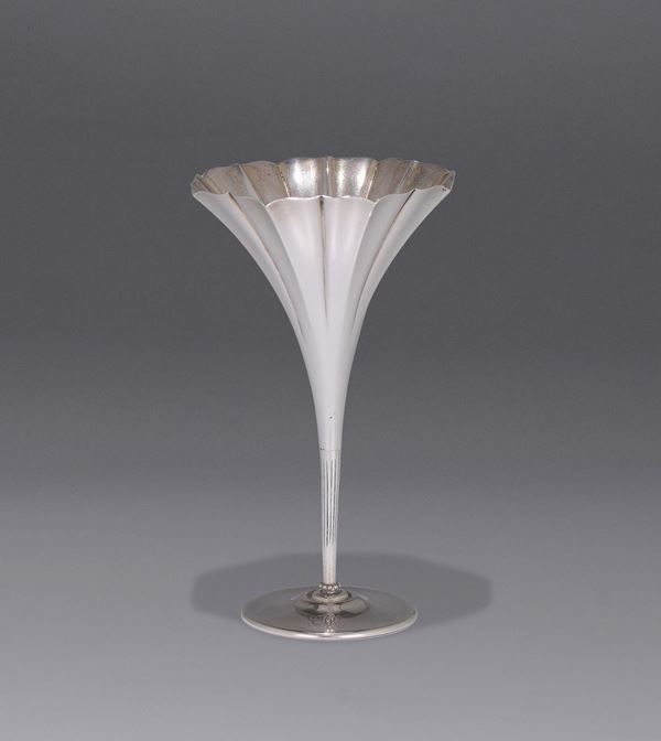 A small sterling silver vase Tiffany, USA 1906