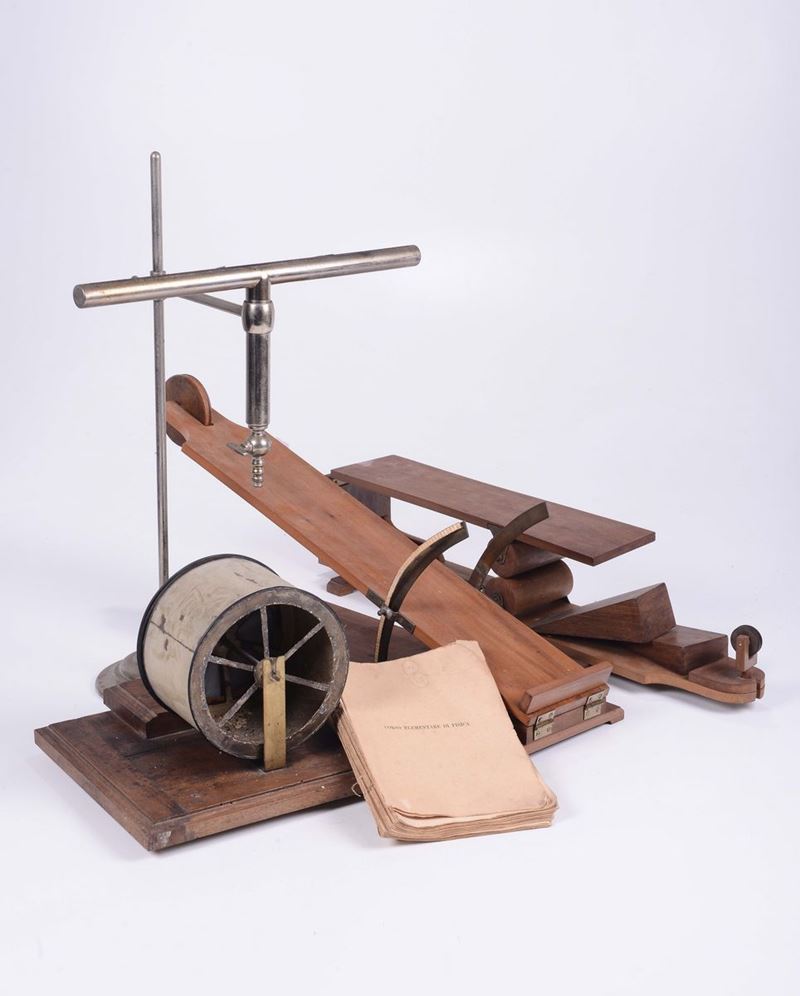 Strumenti da laboratorio di fisica meccanica  - Auction Maritime Art and Scientific Instruments - Cambi Casa d'Aste