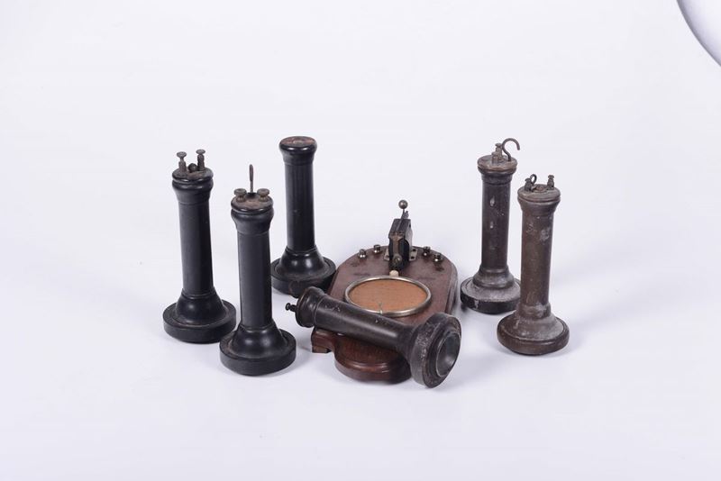 Serie di sei telefoni a pera e attacco microfonico  - Auction Maritime Art and Scientific Instruments - Cambi Casa d'Aste
