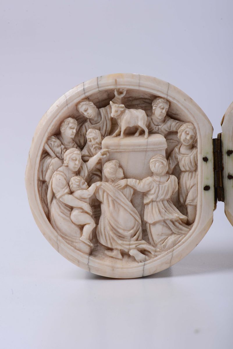 Sfera Bivalva in Avorio Scolpito con Raffigurazioni Bibliche, Francia o Germania XVII-XVIII Secol...