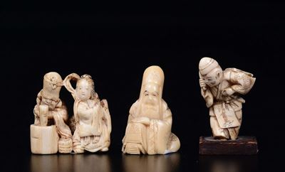 Tre Piccole Figure Scolpite in Avorio, Giappone, Inizio XX Secolo
