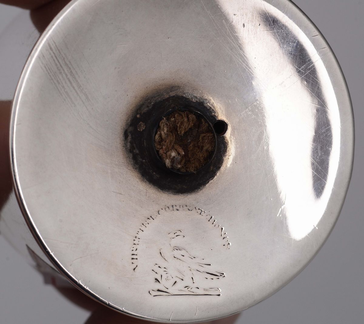 Brocca con Fornello in Argento Sterling Sbalzato, Fuso e Cesellato, Londra 1786, Argentieri I.w. ...