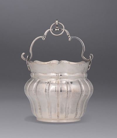 Secchiello in Argento Sbalzato e Fuso, Venezia XVIII Secolo, Saggiatore M.g. con Stelline