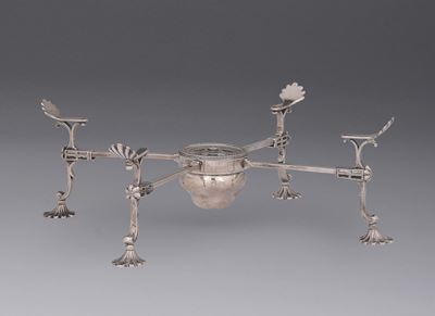 Scaldavivande in Argento Fuso, Sbalzato e Cesellato, Londra 1771 (?) Argentiere Wm. Preston