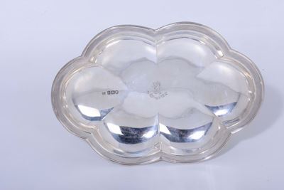 Vassoio Polilobato in Argento con Stemma Centrale, Londra 1905, Argentiere Sj