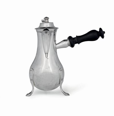 Caffettiera in Argento Sbalzato, Fuso e Cesellato, Parigi, Punzone di Titolo in Uso dal 1794, Arg...