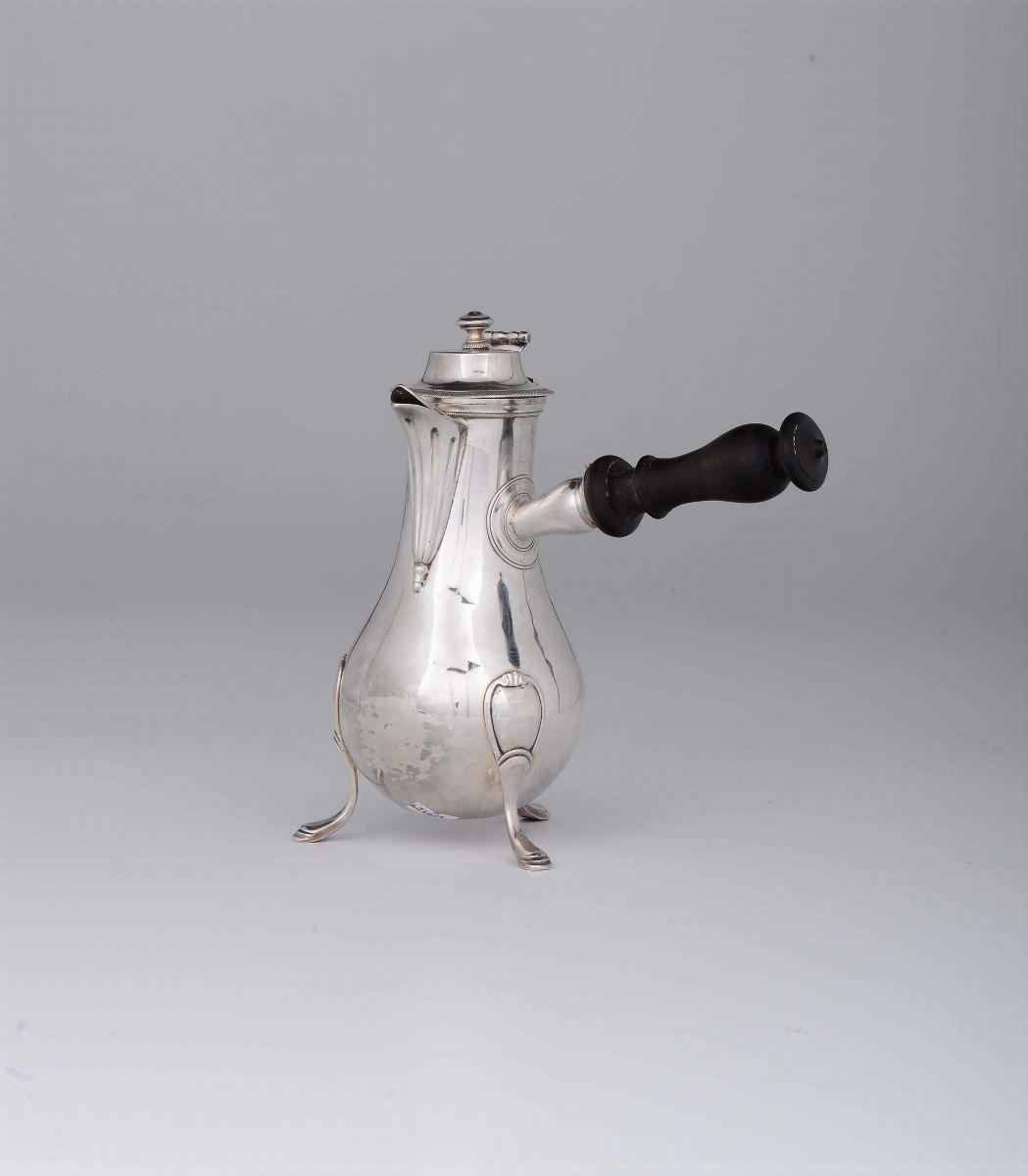 Caffettiera in Argento Sbalzato, Fuso e Cesellato, Parigi, Punzone di Titolo in Uso dal 1794, Arg...