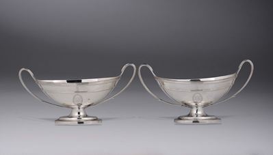 Coppia di Salsiere in Argento Sbalzato, Fuso e Cesellato, Londra 1792, Argentiere Cornls. Bland