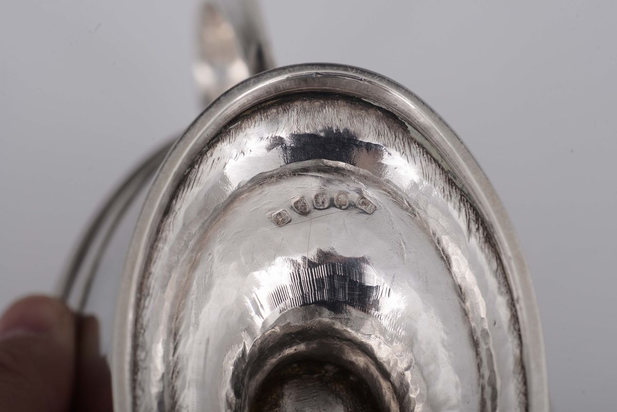 Coppia di Salsiere in Argento Sbalzato, Fuso e Cesellato, Londra 1792, Argentiere Cornls. Bland