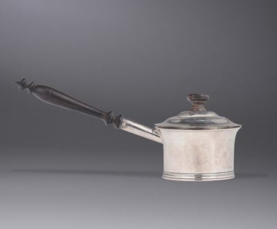 Scaldacognac in Argento Sbalzato e Finimenti in Legno Ebanizzato, Londra 1727, Argentiere W.f.