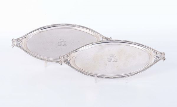 Coppia di piccoli vassoi ovali in argento, Londra 1804, argentiere RC
