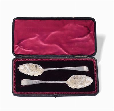 Coppia di Posate da Frutta in Argento Vermeille Entro Custodia, Londra Inizio XIX Secolo, Argenti...