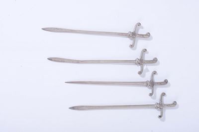 Quattro Spiedi in Argento con Stemma, XX Secolo