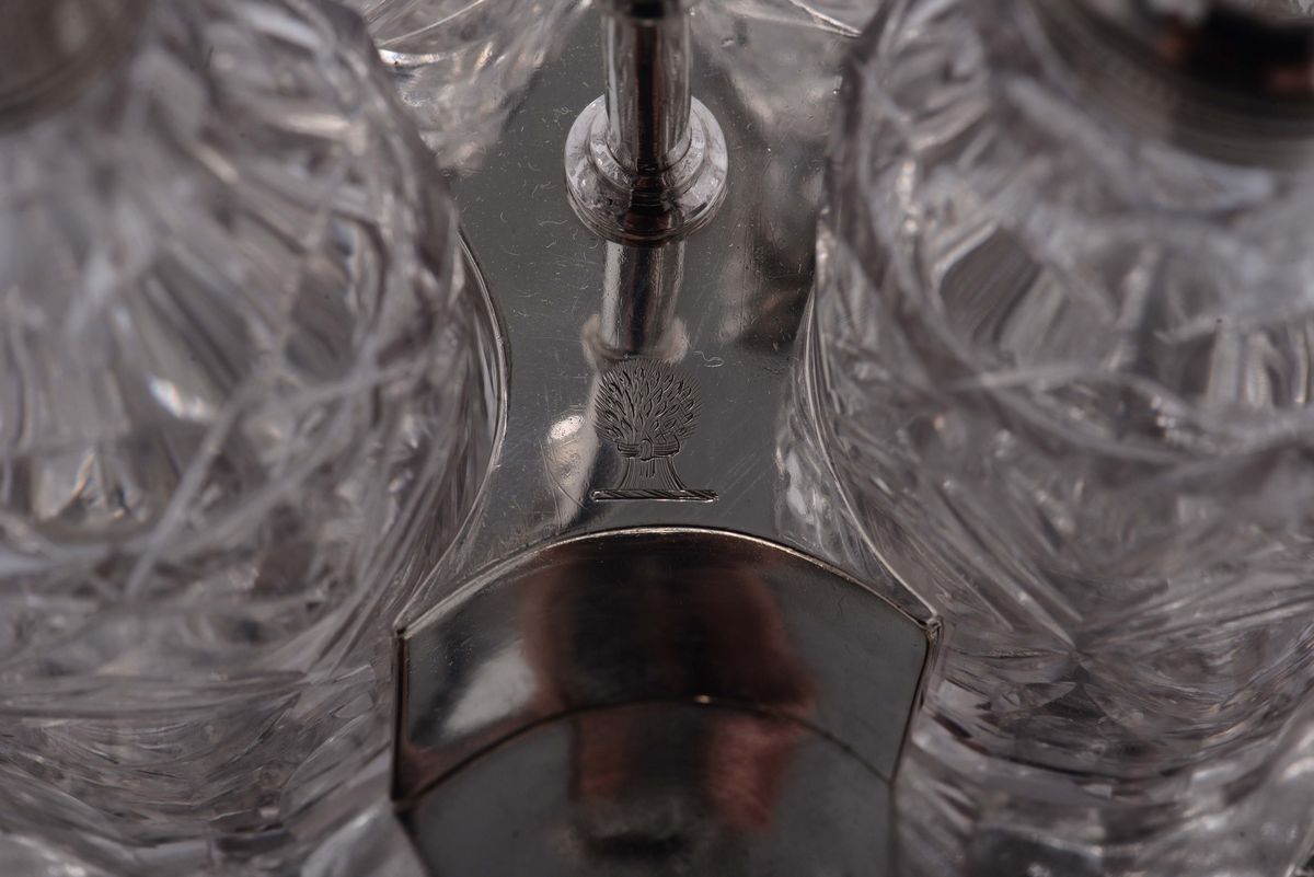 Cruet in Argento con Cinque Bottiglie in Cristallo, XVIII-XIX Secolo