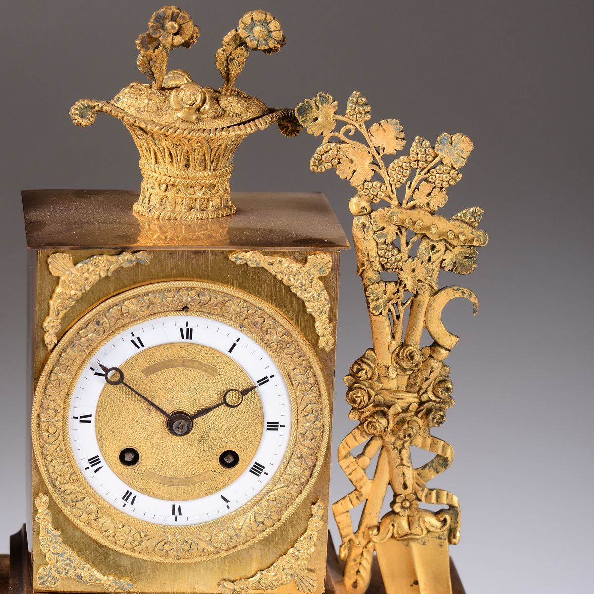 Pendola da Tavolo in Bronzo Dorato, Francia XIX Secolo
