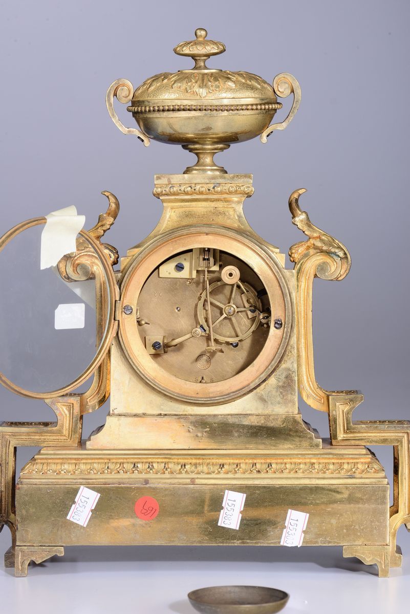 Pendola da Tavolo in Bronzo Dorato con Inserti in Porcellana, Francia, XIX Secolo